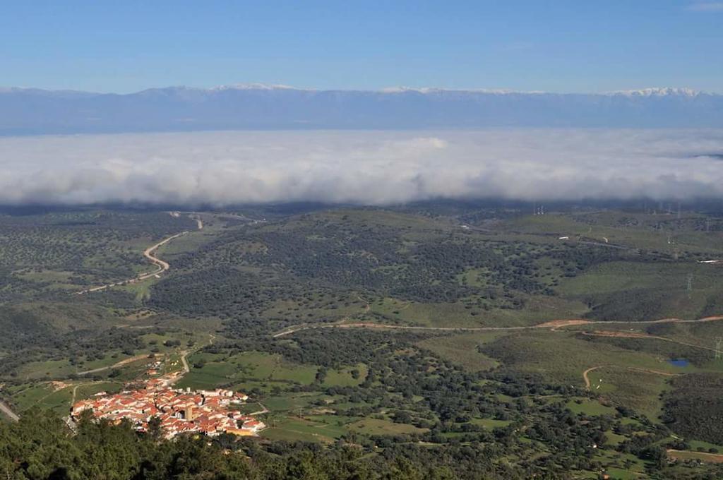 Los Montes Guest House Casas de Miravete Eksteriør bilde